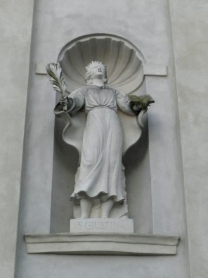 파도바의 성녀 유스티나03_photo by Threecharlie_at parish church of Santa Giustina_Padova.jpg